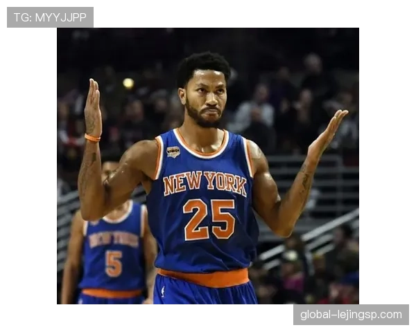 德里克·罗斯挡拆吸引内线拉开空位代替昔日爆发