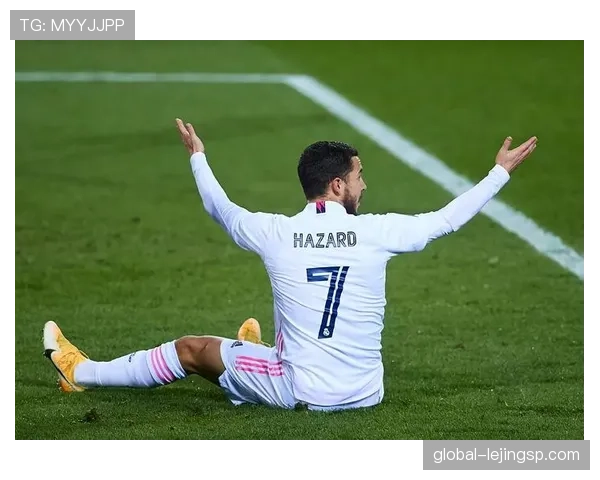 皇马巨星堆叠下进攻失衡问题显现，对赛季走势形成制约