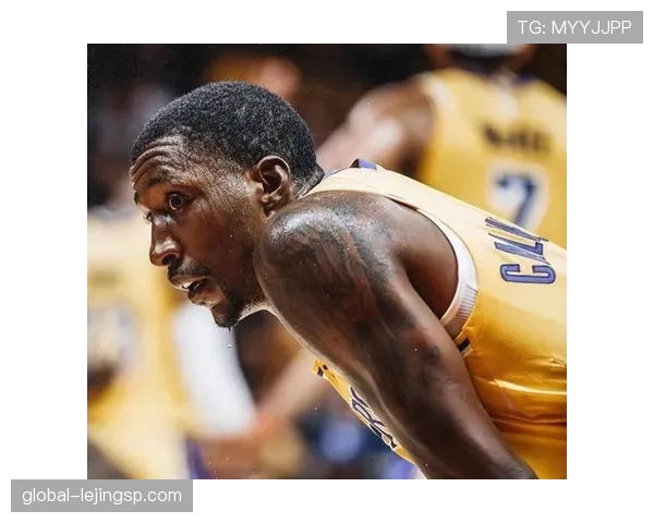 加里·特伦特无球跑动拉开空间，3D属性成球队外线防守关键