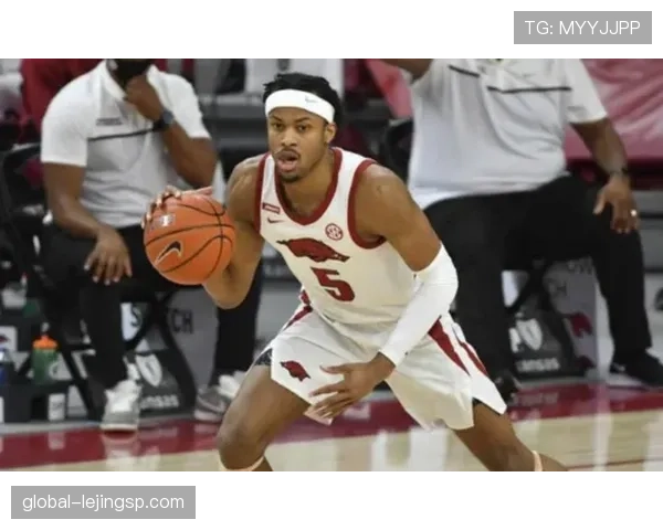 梅奥无球跑动制造空位，三分效率显著提升