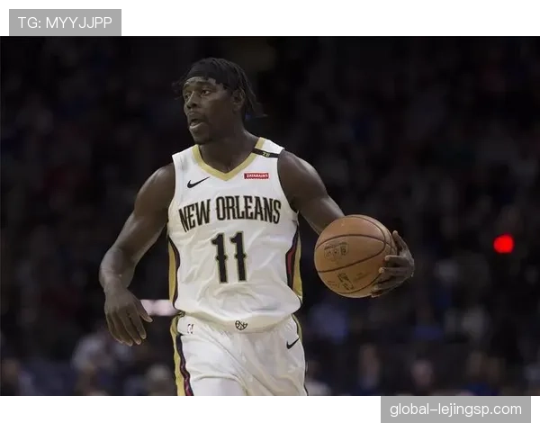 朱·霍勒迪突破创造机会，三分命中率提升显著拉开防守差距