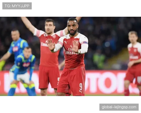 卡瓦哈尔与特莱斯防守职责偏移引发体系分配差异